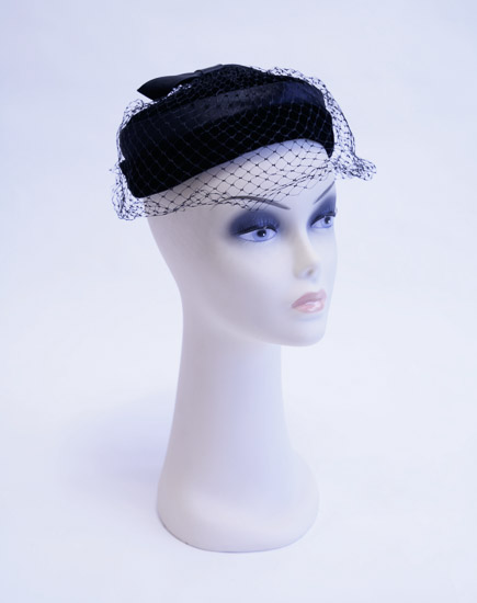 Black Hat w/Small Bow and Netting $5