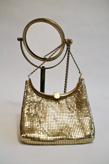 Shimmery Gold Purse w/Chain $5