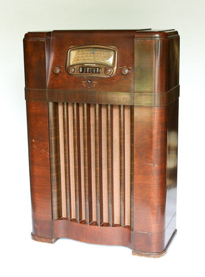 1940's Floor Radio $60 27