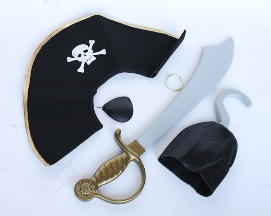Child's Pirate Gear (15