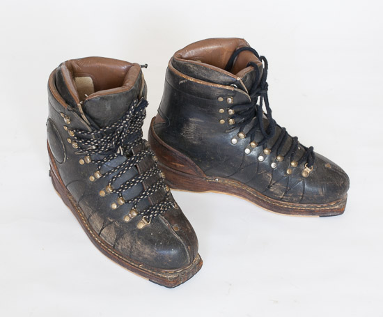 Vintage Leather Ski Boots $10